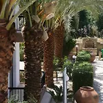 Aparthotel Anna 4*