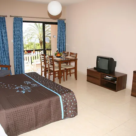 Anna Aparthotel 3*