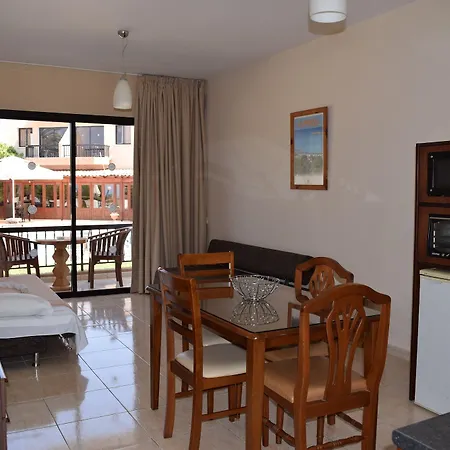 Anna Aparthotel 3*