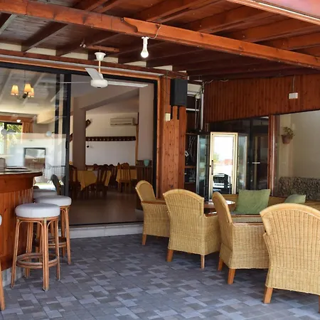Aparthotel Anna 3*