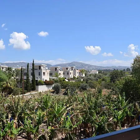 Apartahotel Anna Kissonerga