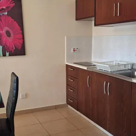 Anna Aparthotel 3*