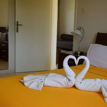 Anna Aparthotel 4*