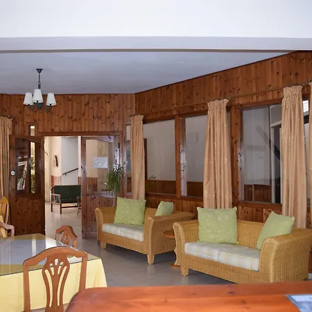 Anna Aparthotel 4*