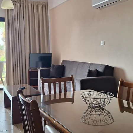 Anna Aparthotel 4*