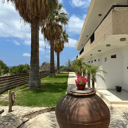 Aparthotel Anna 4*