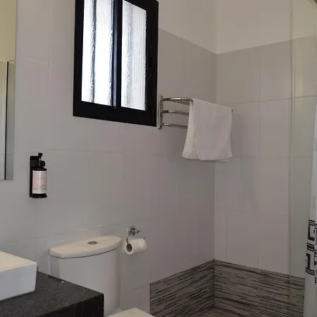 Aparthotel Anna 4*