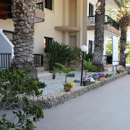 Anna Aparthotel