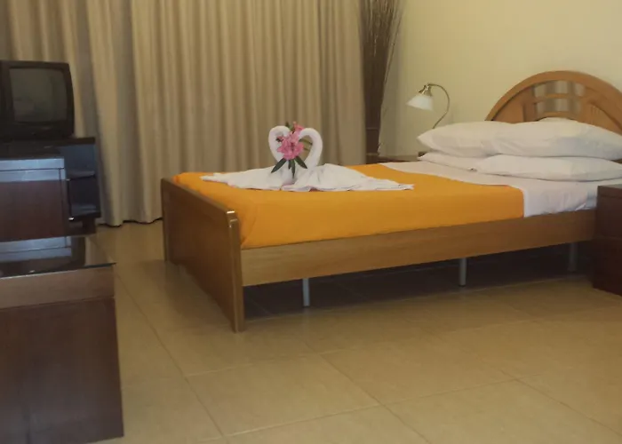 Anna Apartahotel 4*