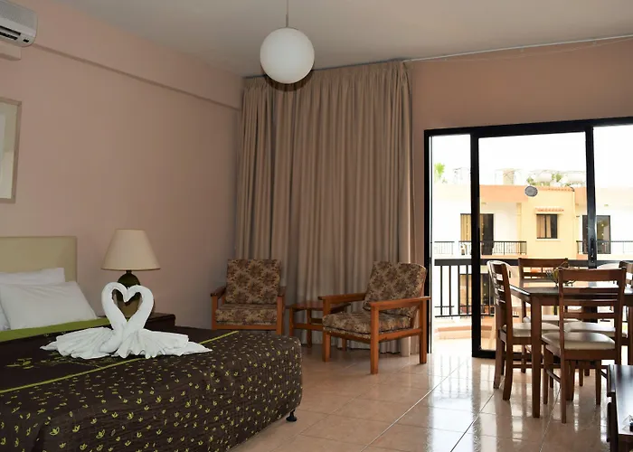 Aparthotel Anna Kissonerga