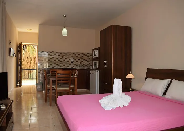 Apartahotel Anna 4*